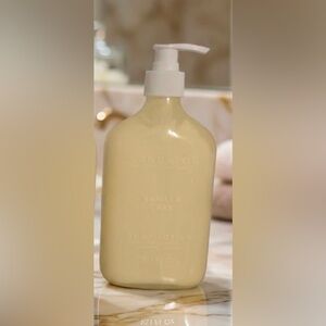 Vanilla Cake Body Lotion - Sand + Fog